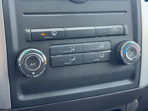 Used 2009 Nissan Frontier SE w/ SE Value Truck Pkg image 15