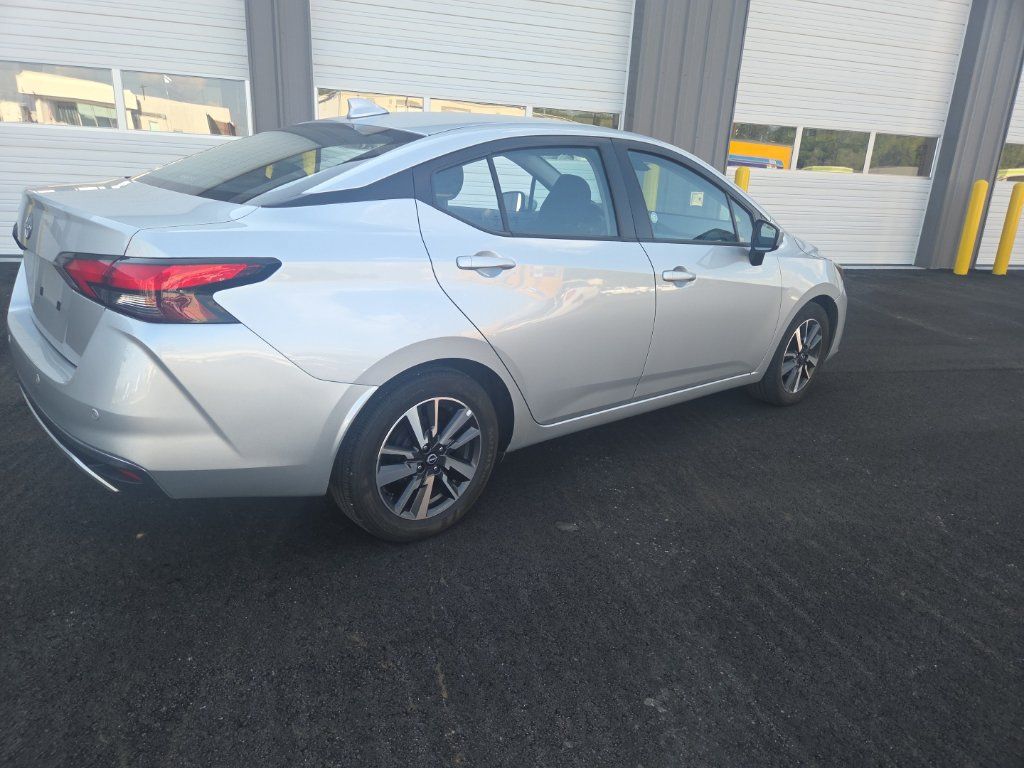 Used 2025 Nissan Versa SV FWD image 8