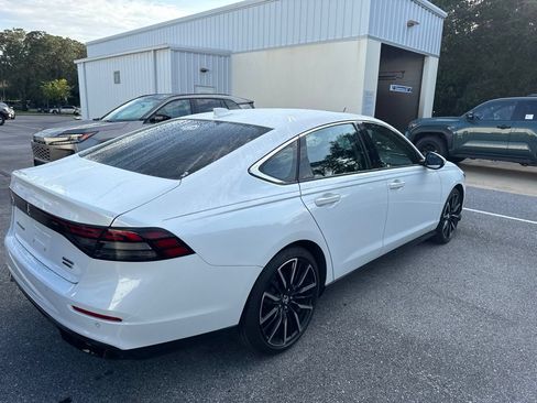 Used 2024 Honda Accord Touring image 6