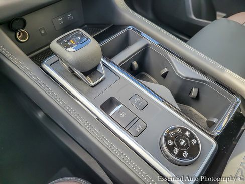 New 2025 Nissan Pathfinder Platinum image 18