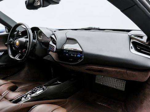 Used 2022 Ferrari SF90 Spider image 10