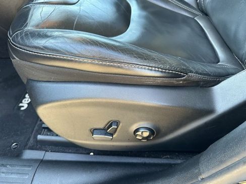 Used 2017 Jeep Cherokee High Altitude w/ Technology Group image 28