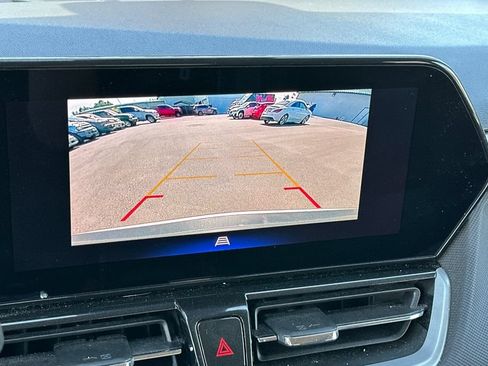 Used 2025 Chevrolet TrailBlazer LT AWD/4WD image 19