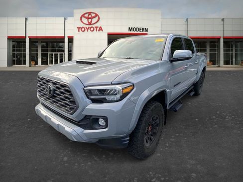 Used 2021 Toyota Tacoma TRD Sport w/ TRD Premium Sport Package AWD/4WD image 7