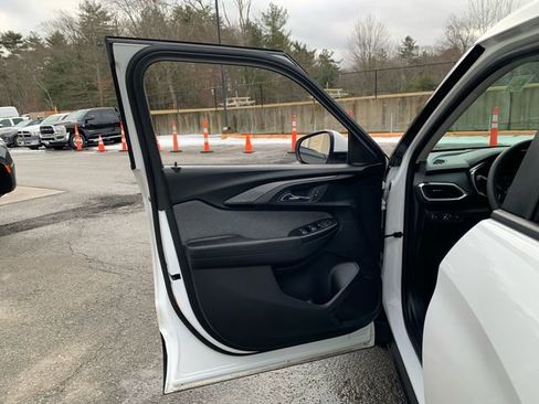 Used 2022 Chevrolet TrailBlazer LT w/ Convenience Package image 16