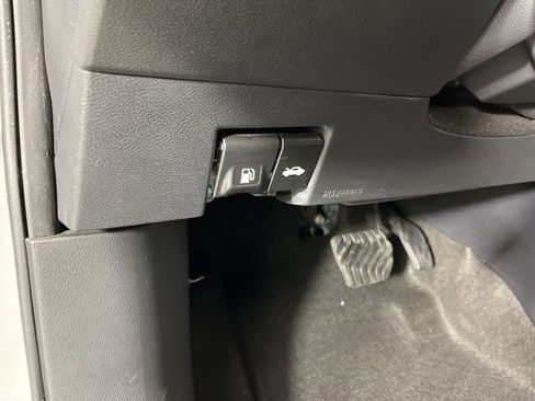 Used 2024 Nissan Versa SR w/ Trunk Package image 25