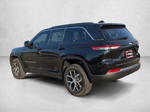 New 2025 Jeep Grand Cherokee Limited image 9