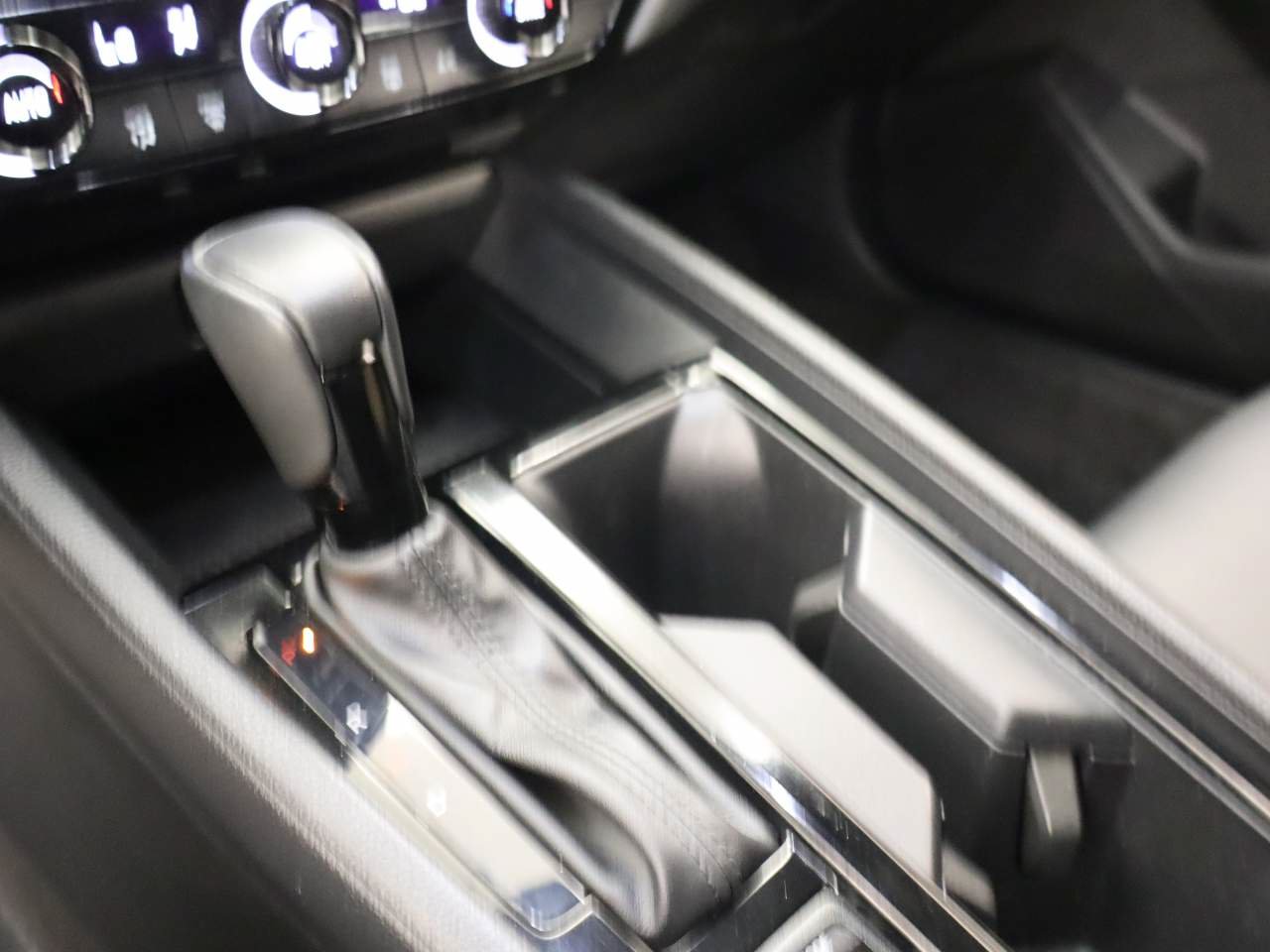 Used 2024 Honda Accord Sport image 9