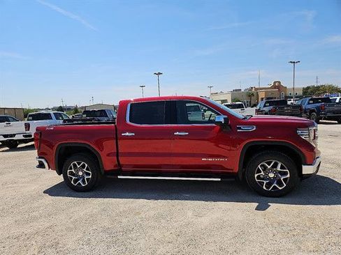 New 2026 GMC Sierra 1500 SLT image 6