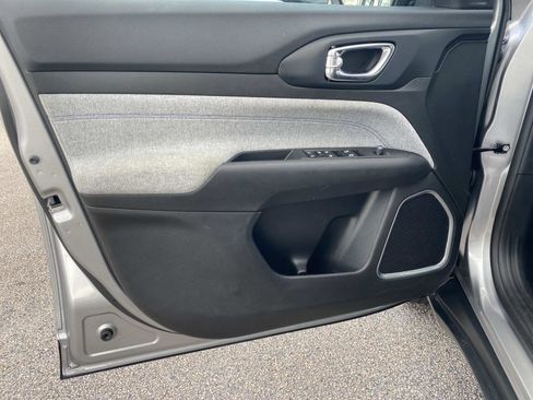 Certified 2022 Jeep Compass Latitude w/ Convenience Group image 22