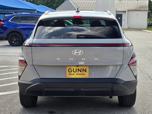 Used 2024 Hyundai Kona SEL FWD image 4