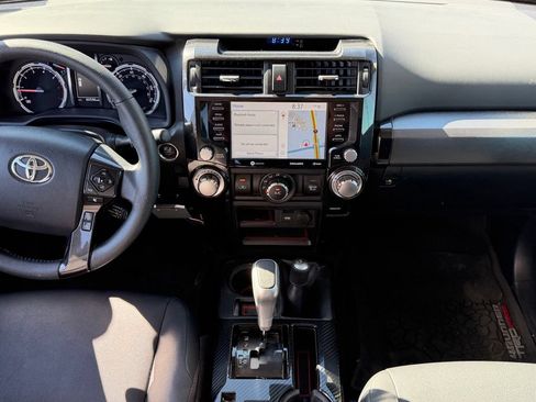 Used 2020 Toyota 4Runner TRD Off-Road Premium AWD/4WD image 10