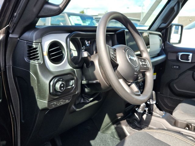 New 2026 Jeep Gladiator Sport AWD/4WD image 11