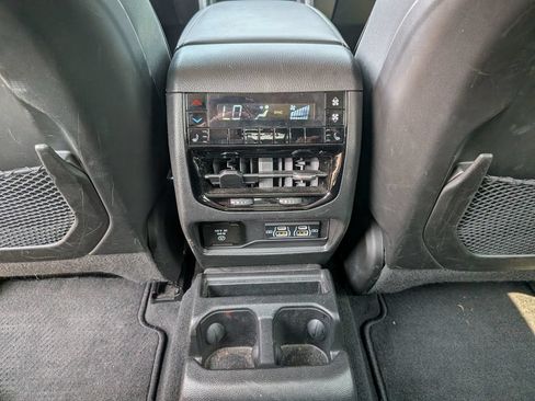 Used 2024 Jeep Grand Cherokee L Limited AWD/4WD image 35