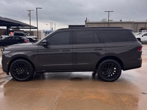 Used 2025 Lincoln Navigator Black Label AWD/4WD image 4