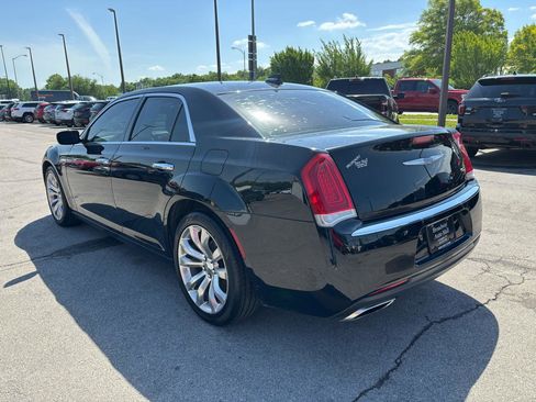 Used 2019 Chrysler 300 Limited RWD image 5
