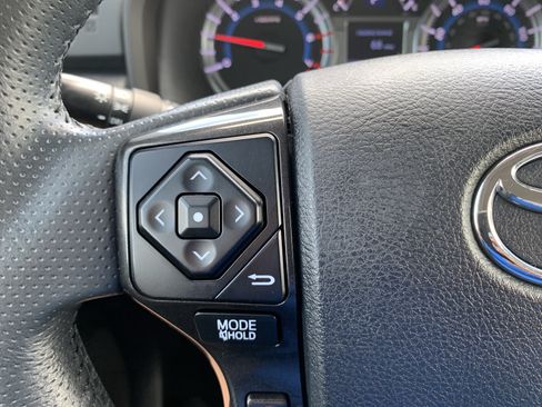 Used 2019 Toyota 4Runner TRD Off-Road Premium AWD/4WD image 19