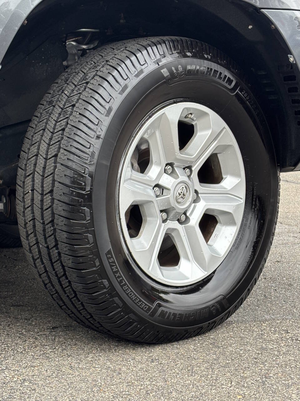 Used 2016 Toyota 4Runner SR5 AWD/4WD image 33