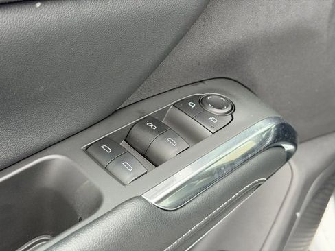 Used 2025 Chevrolet Traverse LT w/ Driver Confidence Package image 20