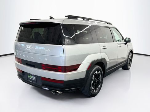 Used 2025 Hyundai Santa Fe SEL FWD image 9