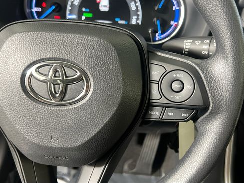 Used 2025 Toyota RAV4 LE AWD/4WD image 20