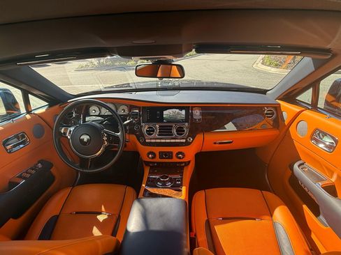 Used 2018 Rolls-Royce Dawn image 4