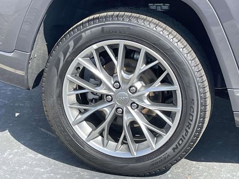 Used 2025 Jeep Grand Cherokee Summit image 13