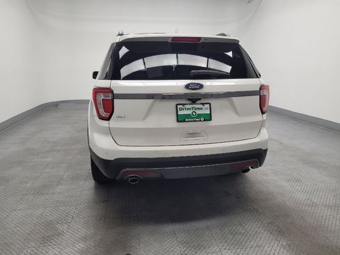 Used 2017 Ford Explorer XLT w/ Equipment Group 202A FWD image 6