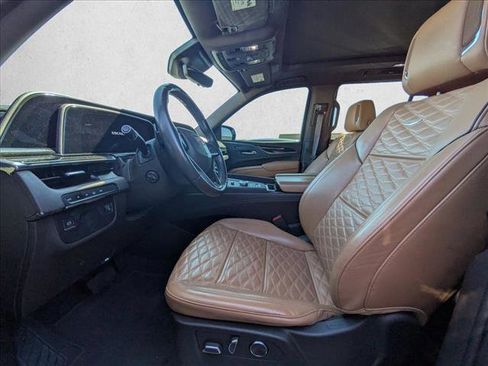 Used 2023 Cadillac Escalade Premium Luxury image 9