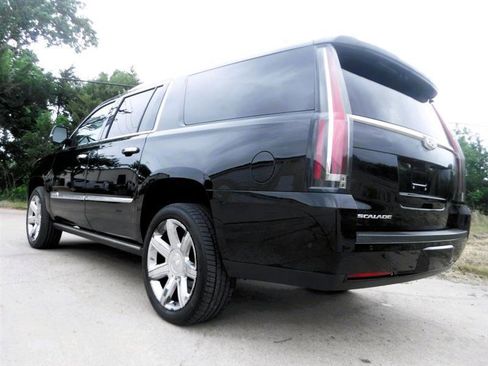 Used 2017 Cadillac Escalade ESV Premium Luxury image 13