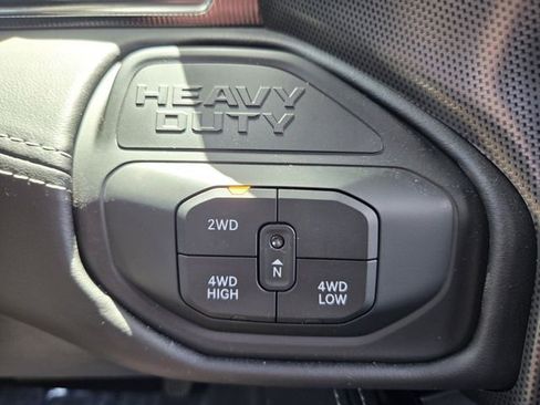 Used 2025 RAM 3500 Limited AWD/4WD image 27