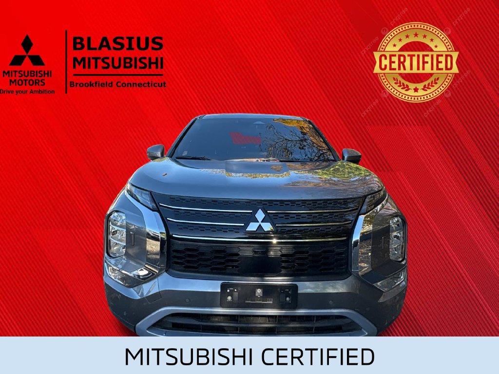 Used 2023 Mitsubishi Outlander 4WD Plug-In Hybrid image 5