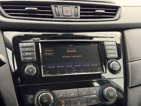 Used 2020 Nissan Rogue S image 23