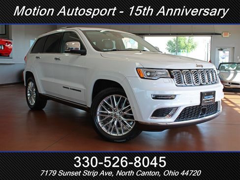 Used 2017 Jeep Grand Cherokee Summit AWD/4WD image 2