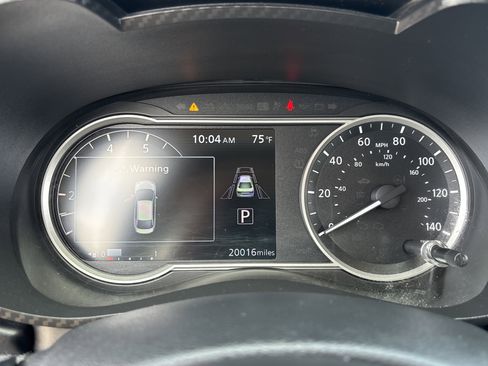 Used 2020 Nissan Versa SR w/ Convenience Package FWD image 28