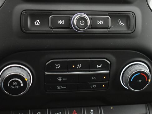 Used 2022 Chevrolet Silverado 1500 Custom image 27