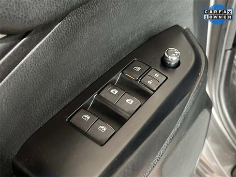 Used 2017 Toyota Highlander SE image 29