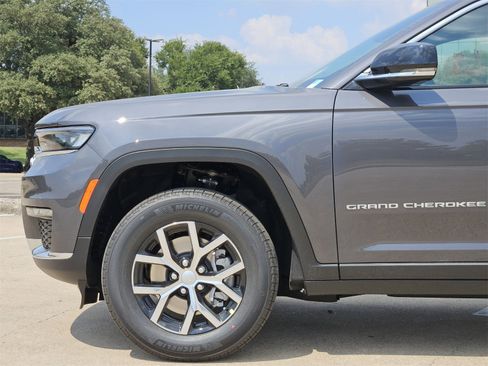 New 2025 Jeep Grand Cherokee L Limited image 9
