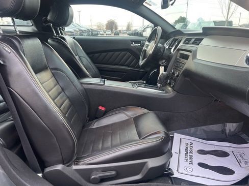 Used 2013 Ford Mustang Premium image 11