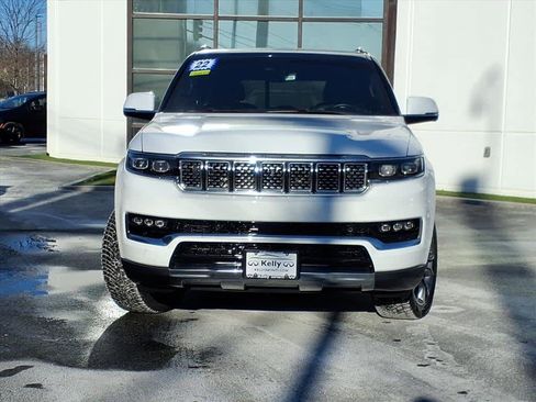 Used 2022 Jeep Grand Wagoneer Series III image 2