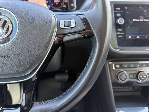 Used 2019 Volkswagen Tiguan SEL FWD image 16
