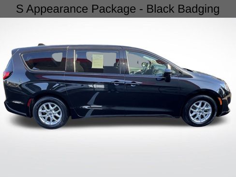 Used 2019 Chrysler Pacifica Touring Plus w/ S Appearance Package image 11