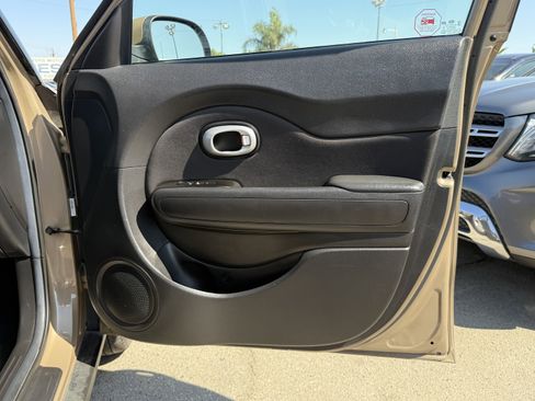 Used 2015 Kia Soul image 18