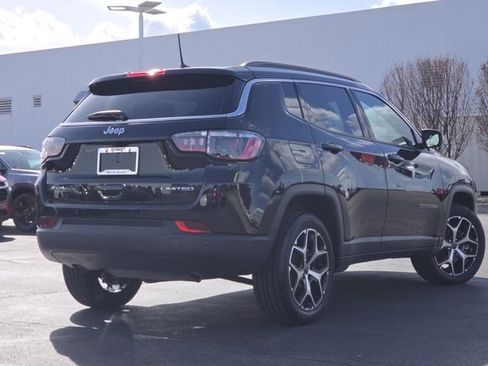 Used 2026 Jeep Compass Limited AWD/4WD image 19