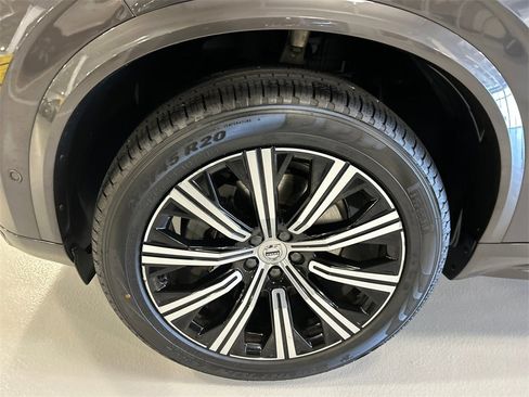 Certified 2024 Volvo XC90 B6 Plus w/ Protection Package Premier image 8