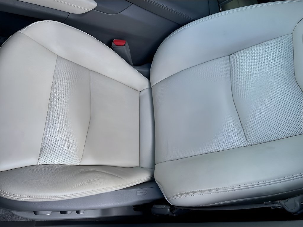 Used 2025 Cadillac XT6 Premium Luxury w/ Technology Package FWD image 20