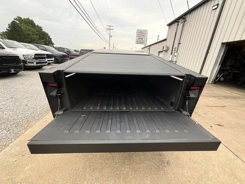 Used 2025 Tesla Cybertruck Cyberbeast AWD/4WD image 10