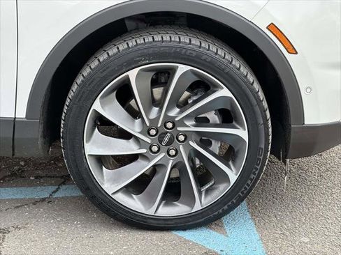 Used 2022 Lincoln Nautilus Reserve w/ Equipment Group 201A image 10