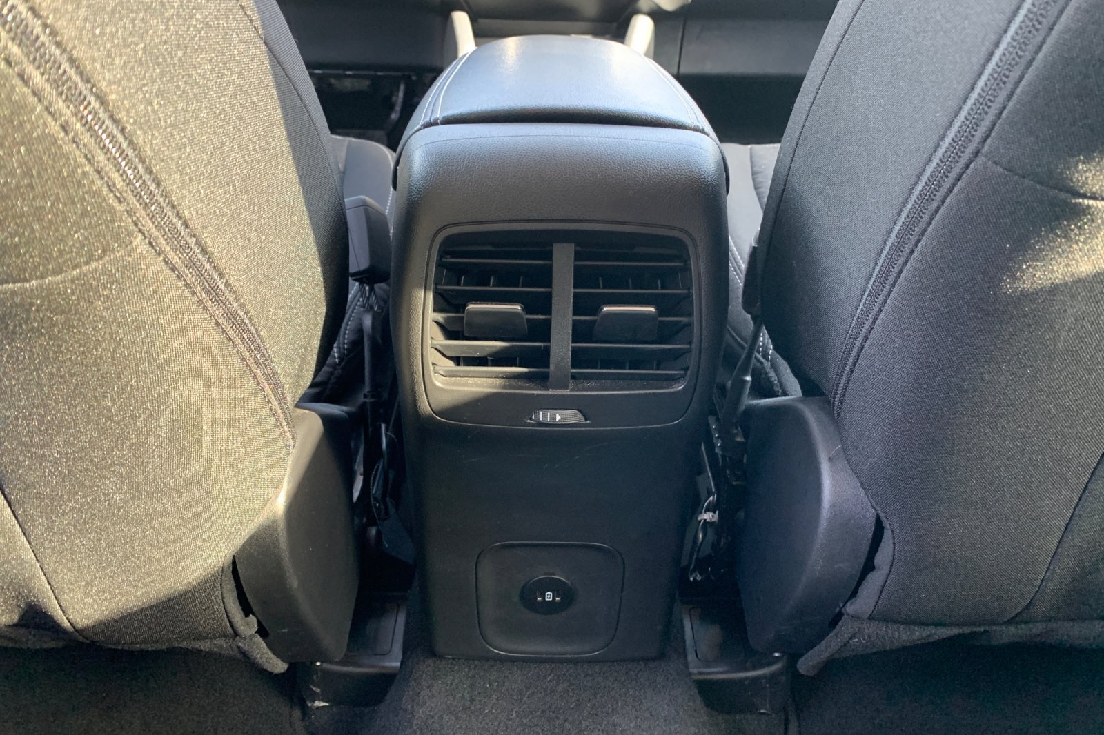 Used 2025 Ford Escape Active AWD/4WD image 16