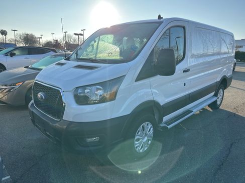 Used 2024 Ford Transit 250 Low Roof w/ Exterior Upgrade Package image 3